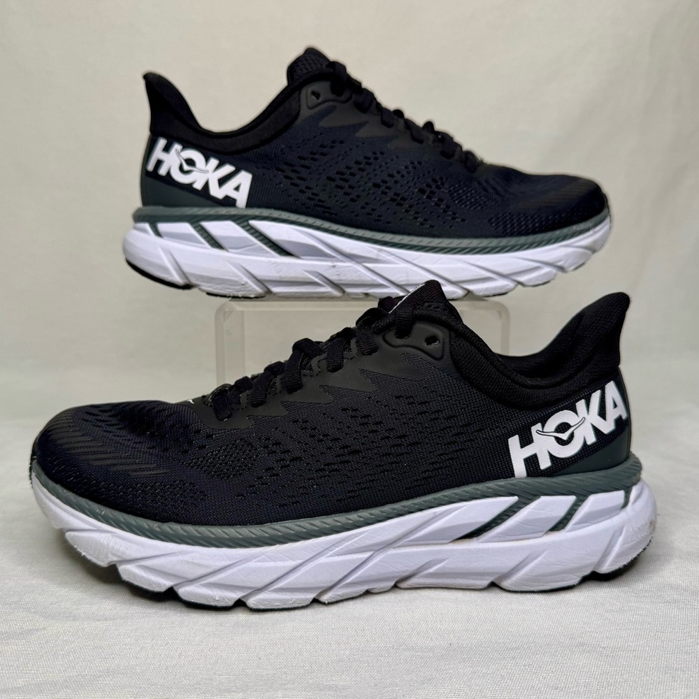 Hoka Women’s Black Clifton 7 Running Shoes